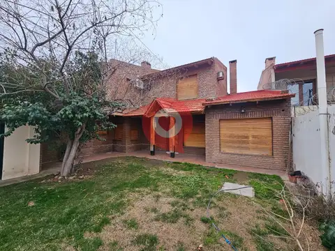 Casa 3 hab. con Quincho y Pileta - Cipolletti