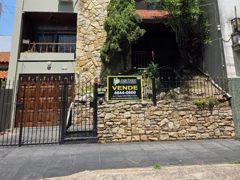 VENTA CASA 5 AMB CON COCHERA Y PARRILLA