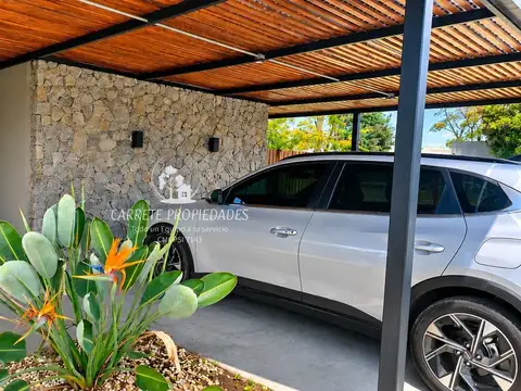 Casa en Venta con 2 cocheras