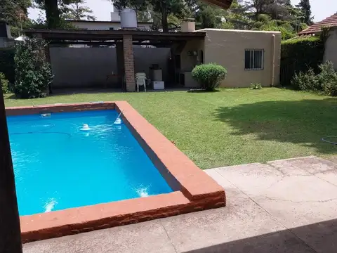 Quinta en Venta con 3 cocheras