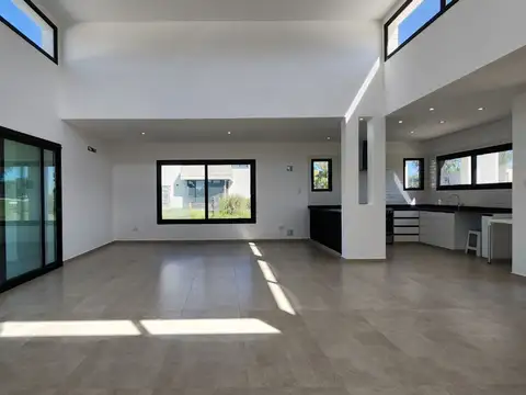 CASA EN VENTA EN AREA 60 LA VICTORIA POLO