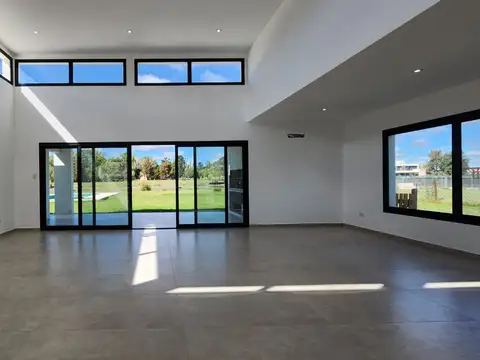 Casa en Venta en Área 60, USD 235.000