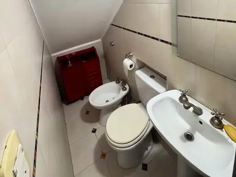 Casa en Alquiler con 1 cochera