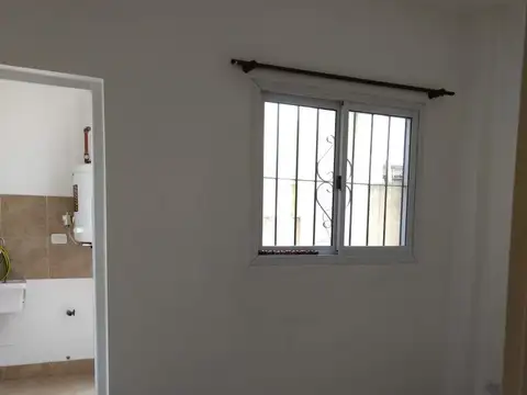Depto Tipo Casa en Alquiler de 1 dormitorio