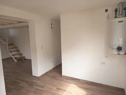 Depto Tipo Casa en Alquiler de 2 dormitorios