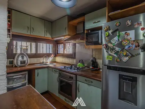 Casa en Alquiler con 2 cocheras
