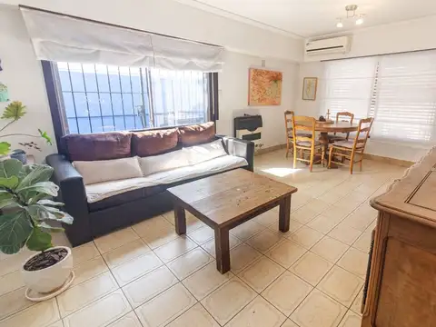 VENTA PH/ CASA CON PATIO, OLIVOS