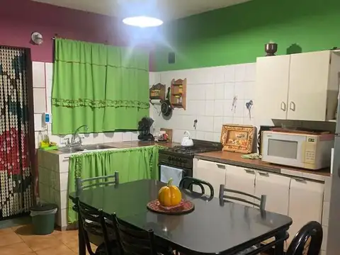 Depto Tipo Casa 6 ambientes con 2 baños