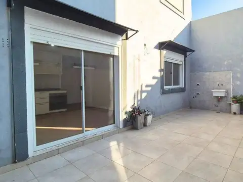 Depto Tipo Casa en Venta en Santos Lugares, USD 65.000