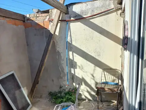 VENTA CASA DOS DORMITORIOS A RECICLAR TANDIL