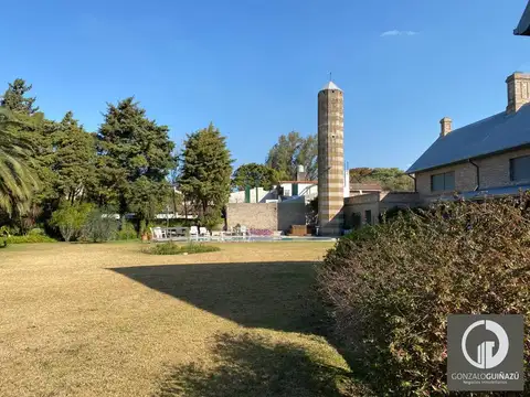 Gran casa de 5 dormitorios con pileta en Fisherton