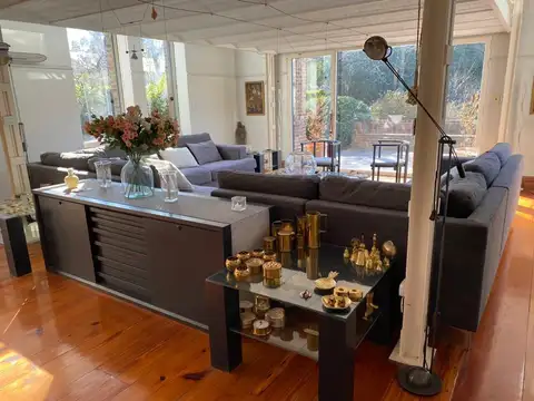 Casa en Venta con 4 cocheras