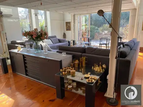 Casa en Venta con 4 cocheras