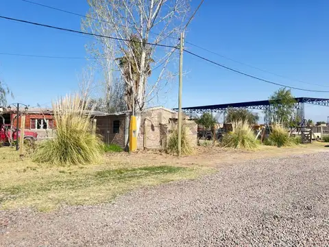 Casa con Galpon en Rodeo del medio