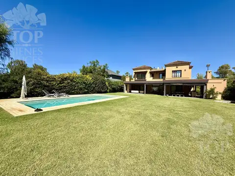 Casa en Venta al Noreste