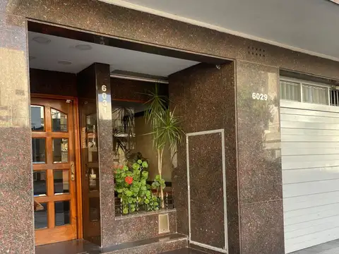 SEMIPISO 3 AMBIENTES AL FRENTE BALCON CORRIDO CON COCHERA BAJAS EXPENSAS