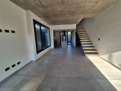 Depto Tipo Casa en Alquiler con 1
