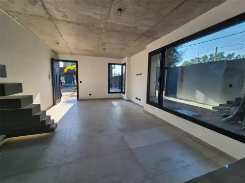 Depto Tipo Casa en Alquiler de 3 dormitorios