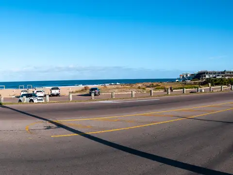 Terreno en Venta 42  mts Fondo