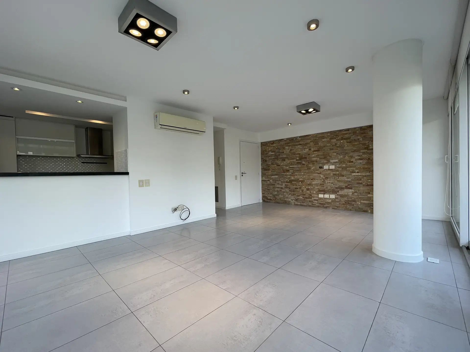 Depto 3 amb, 88m² con cochera y balcón — La Perla Sur