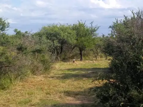 A 2km De La Ruta N°1