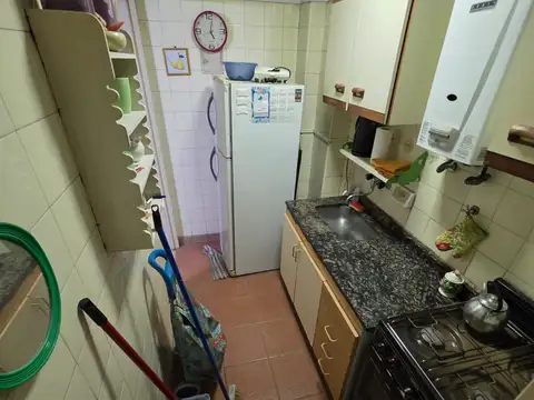 DEPARTAMENTO 2 AMB. - LAVADERO INDEPENDIENTE - SOBRE AVENIDA - MUY BUENA UBICACION