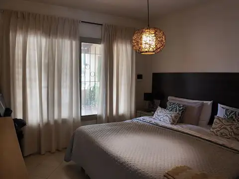 Casa 5 ambientes con 1 baño