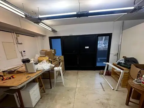 Oficina 5 ambientes con 2 baños