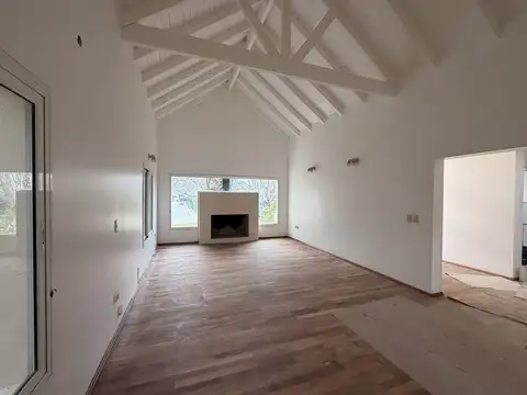 Casa en Alquiler en La Reserva, USD 1.500