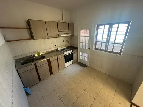 Casa en Alquiler con 1 cochera