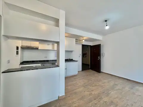 A Estrenar 2 Ambientes con Patio. Detalles de Categoría.