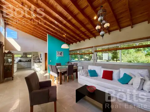 Casa 4 ambientes con 3 baños