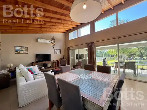 Casa en Venta en Los Puentes, USD 270.000