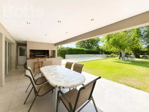 Casa en Venta en Los Puentes - Luján