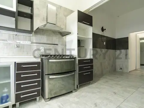 CASA EN VENTA EN LA PLATA (3 DORMITORIOS Y TERRAZA)