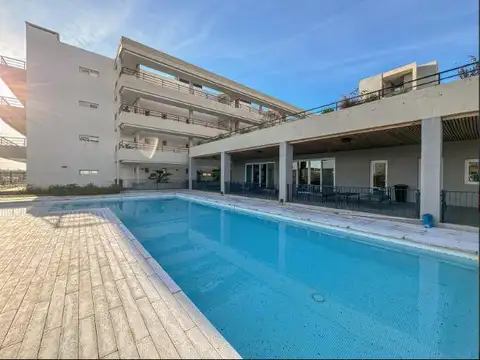 Zug Caamaño, Jose Verdi  al 3800 y Caamaño, Pilar