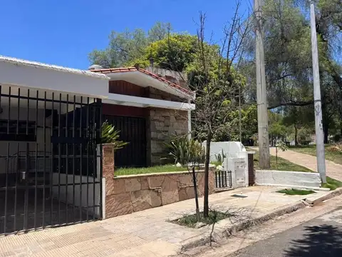 Casa en venta de 3 dormitorios B Paso de Los Andes