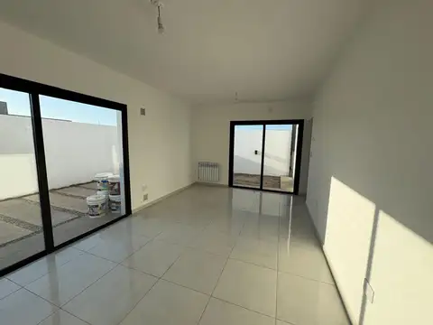 VENTA DUPLEX DOS DORMITORIOS CAMPOS DE MANANTIALES