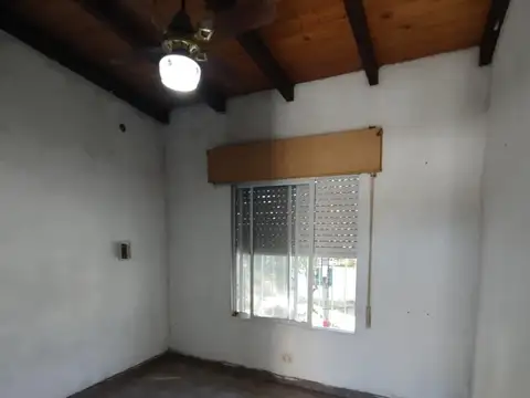 Casa 3 ambientes con 1 baño