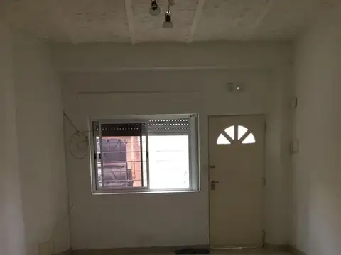 Depto Tipo Casa Monoambiente con 1 baño