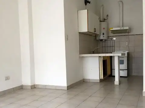 Depto Tipo Casa en Alquiler en Parque Chacabuco, $ 450.000