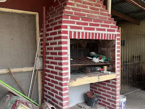 Casa en Alquiler con 2 cocheras