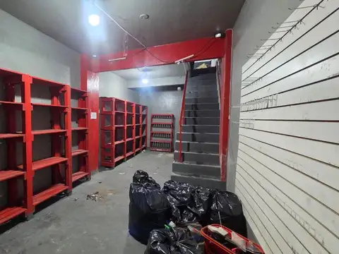 Local en Alquiler en Moron, $ 3.000.000