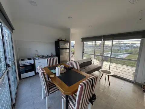 Casa 2 ambientes con 1 baño