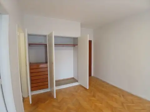 Albarellos 1000, Piso 4