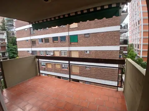 Muy buen monoambiente con balcón terraza