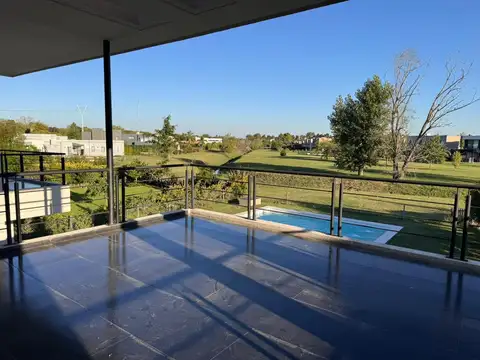 VENTA CASA 5 AMBIENTES EN ALTOS DE CAMPO GRANDE PILAR