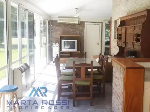 Casa 5 ambientes con 3 baños