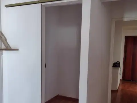 Oficina 4 ambientes con 2 baños