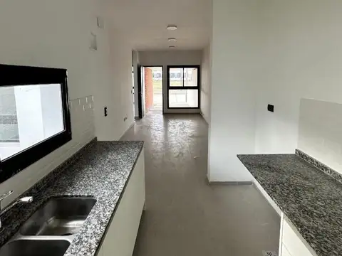 Casa Venta 2 dormitorios 1 baño patio en planta baja seguridad 24 hs